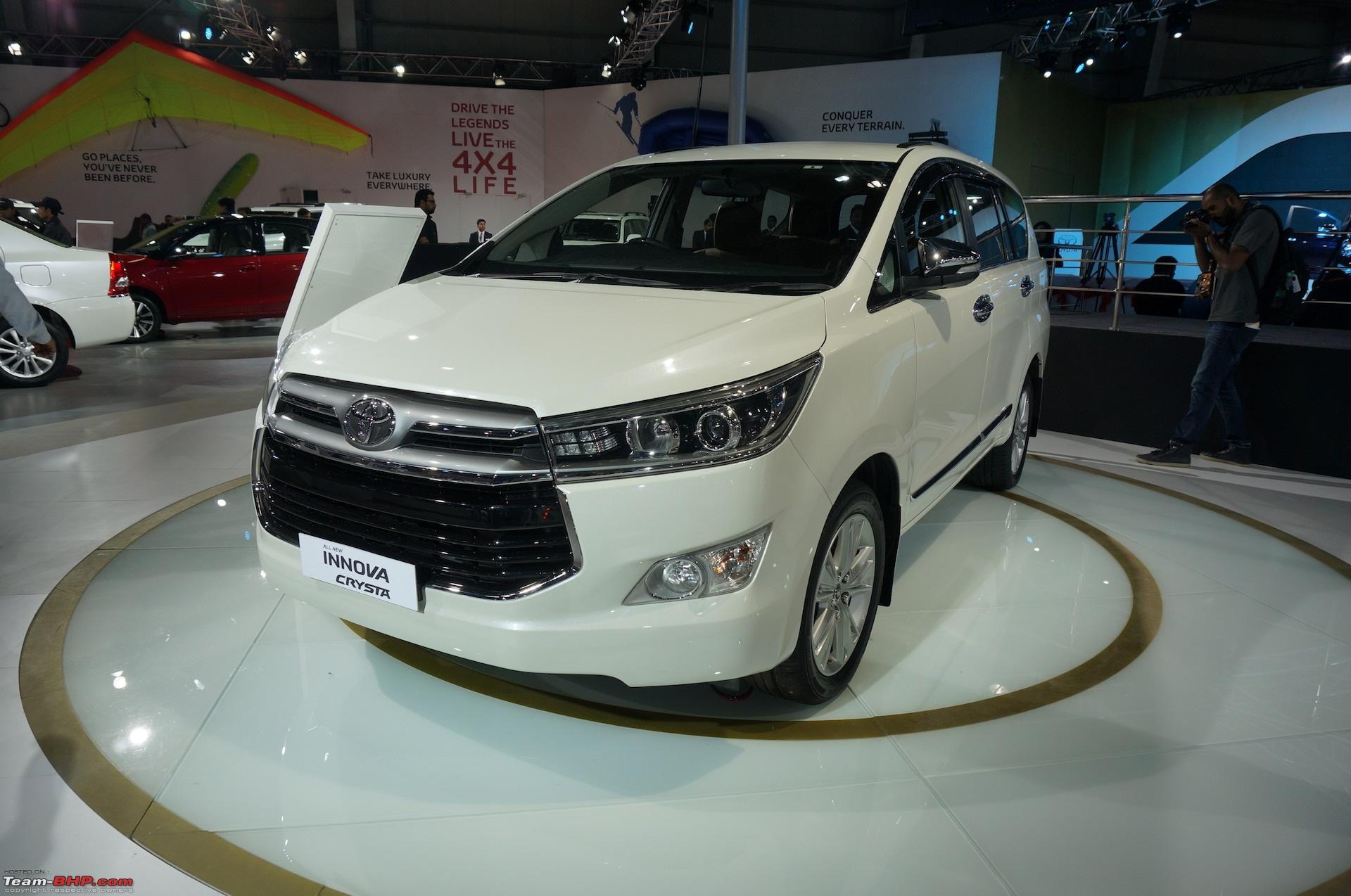 Cho thuê xe tháng 7 chỗ Toyota Innova